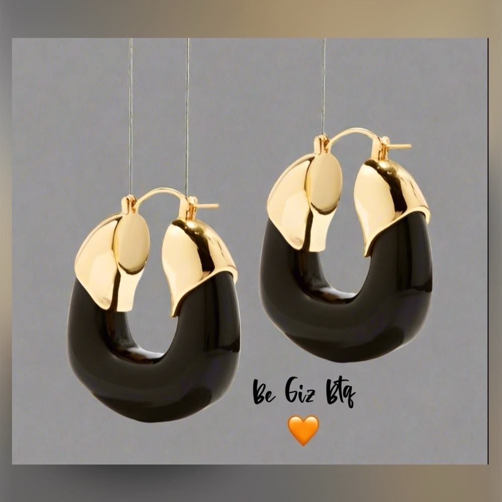NWT Authentic Lizzie Fortunato Women's Black And Gold Organic Hoop Earring